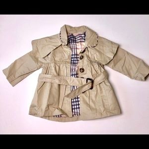 Trench Coach, Burberry-esque